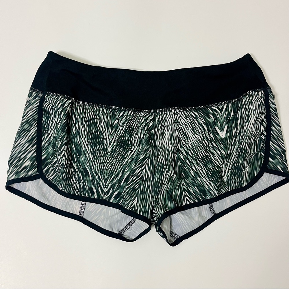 Nike Shorts Dri Fit Black White Gray Patterned Women’s Athletic Running Small - Picture 4 of 4